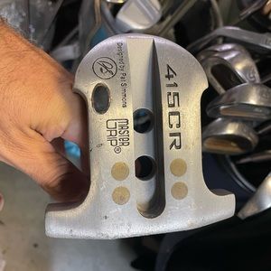 Master grip 415cr golf putter in right handed 
Steel shaft 35 length